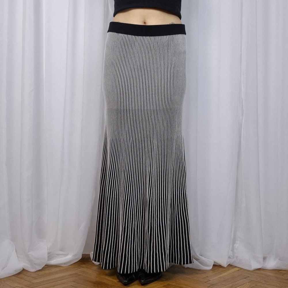 Nowa prążkowana dzianinowa spódnica maxi XL