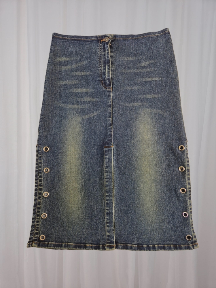 Jeansowa spódnica midi z nitami upcycling M