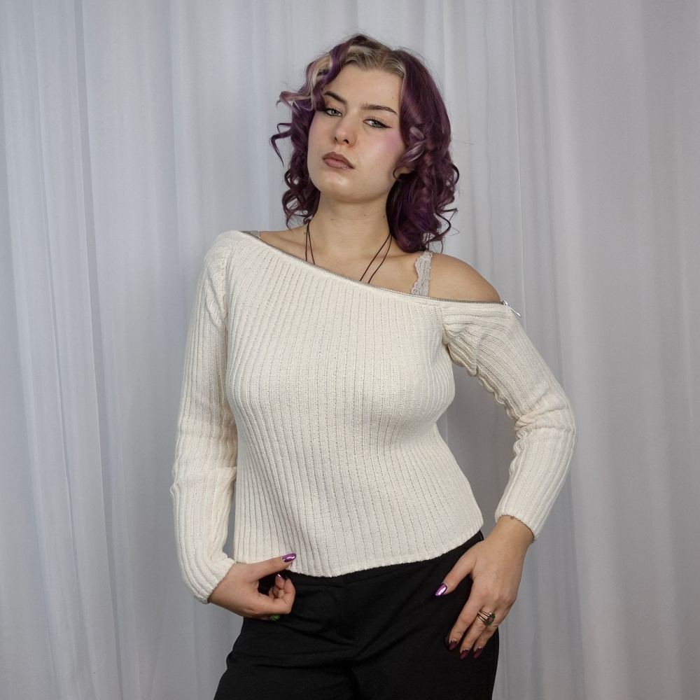 Nowy sweter z asymetrycznym dekoltem na zamek M/L