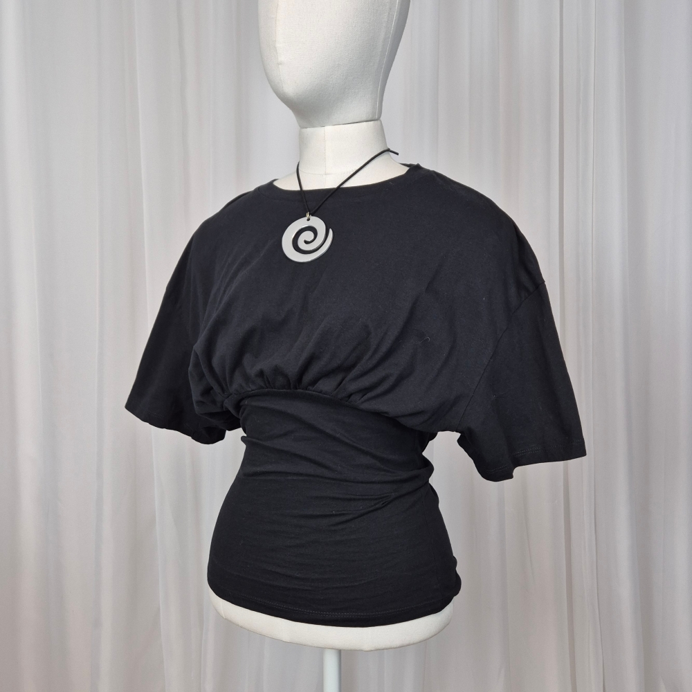 Nowy taliowany top nietoperz upcycling M-L