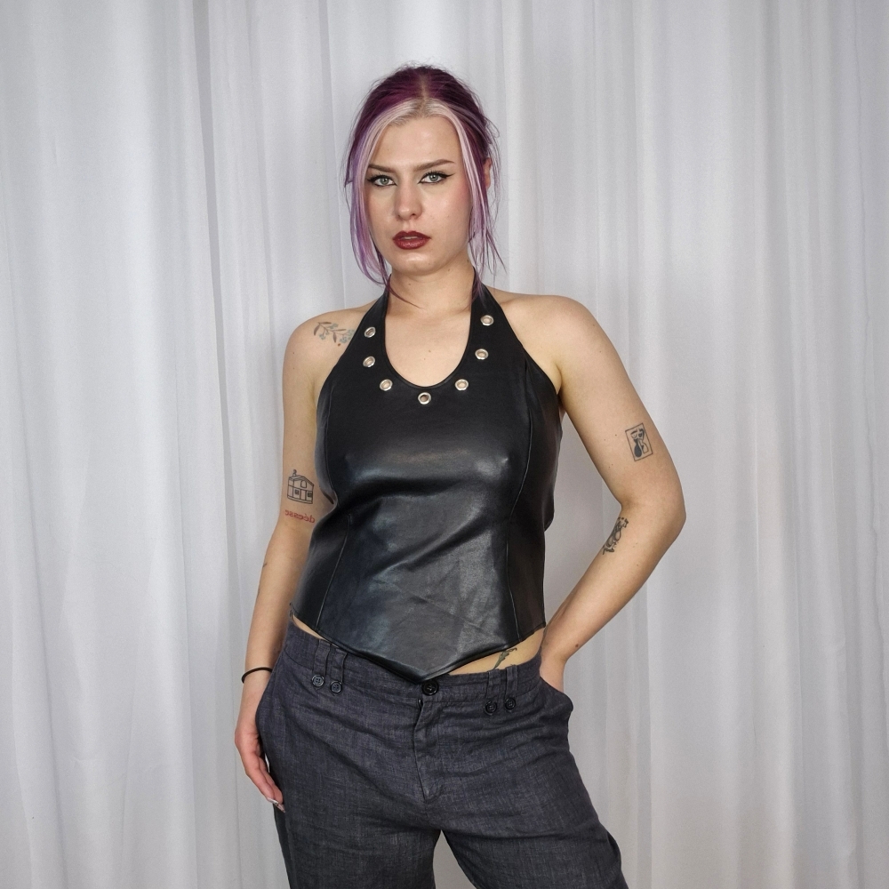 Halter top eko skóra z nitami L-XL
