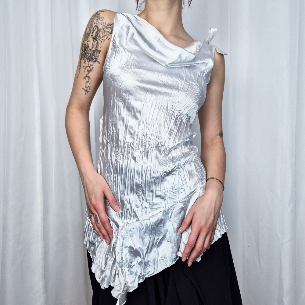 Nowy asymetryczny top XS-M
